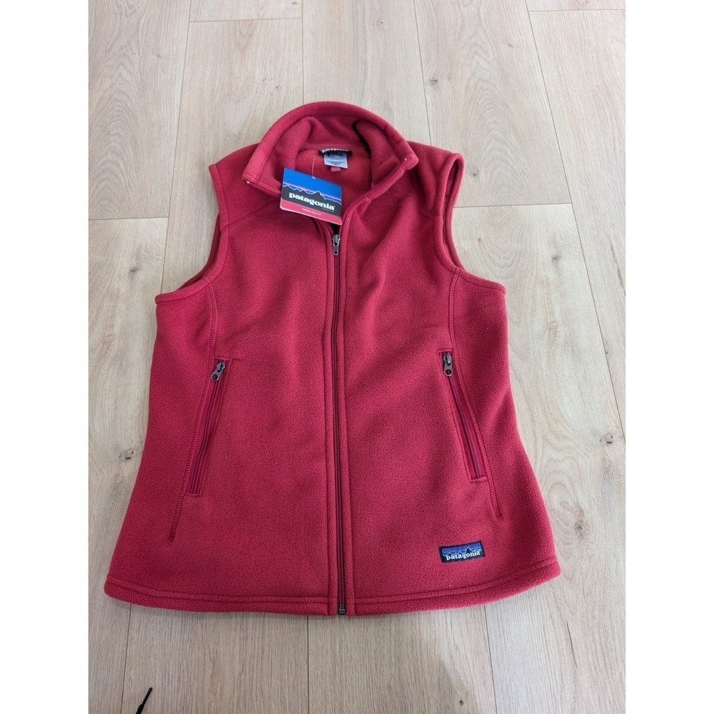 Patagonia Synchilla Womens Fleece Vest Garnet Red Full Zip Sz Medium NWT 2009!
